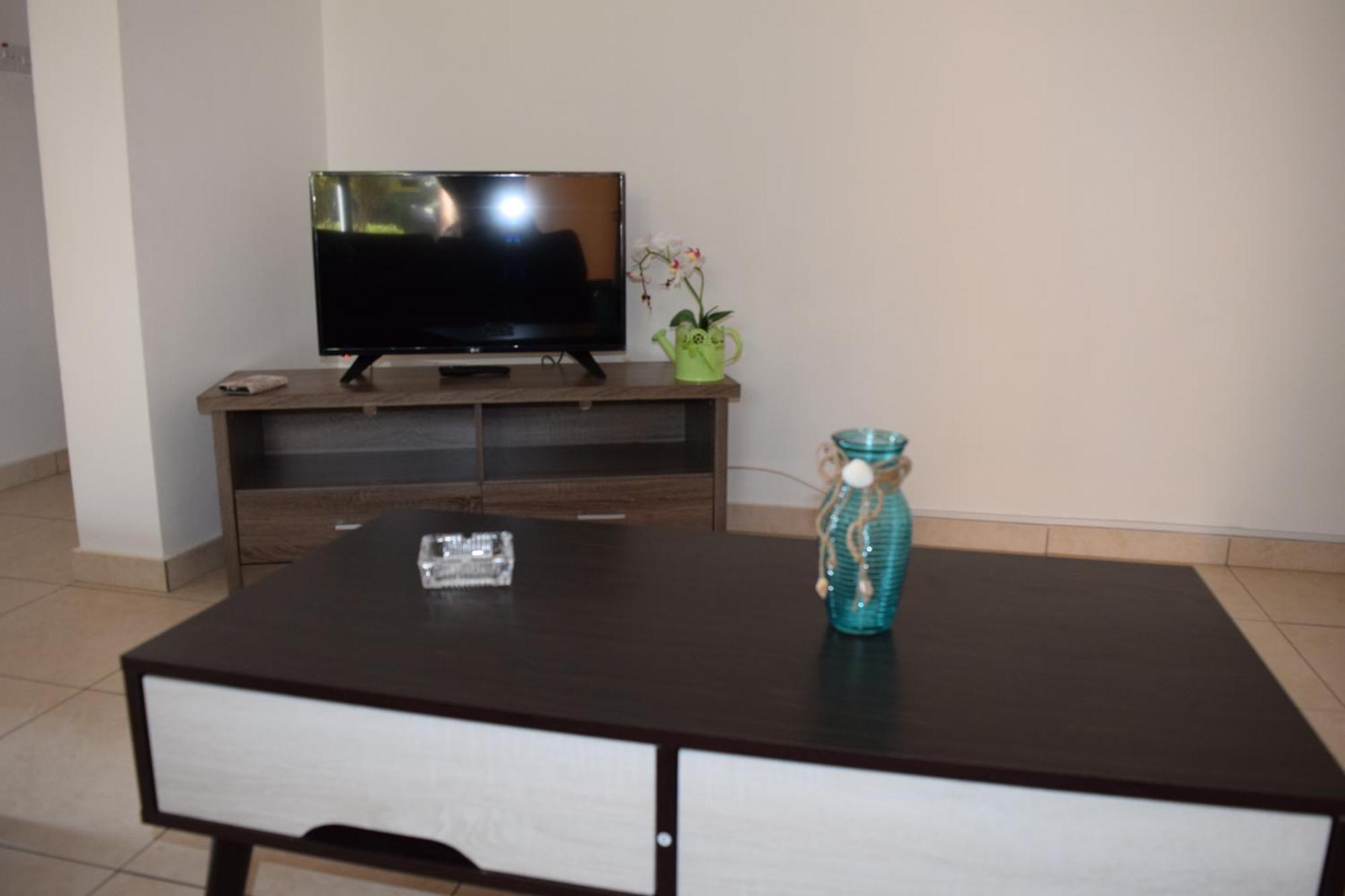 Diana Apartment Paphos Esterno foto