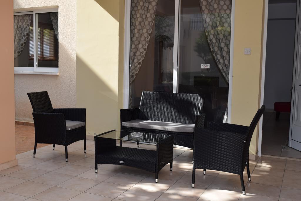 Diana Apartment Paphos Esterno foto