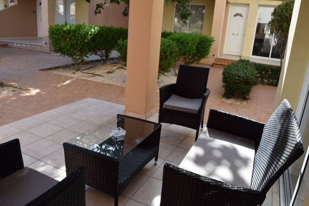 Diana Apartment Paphos Esterno foto