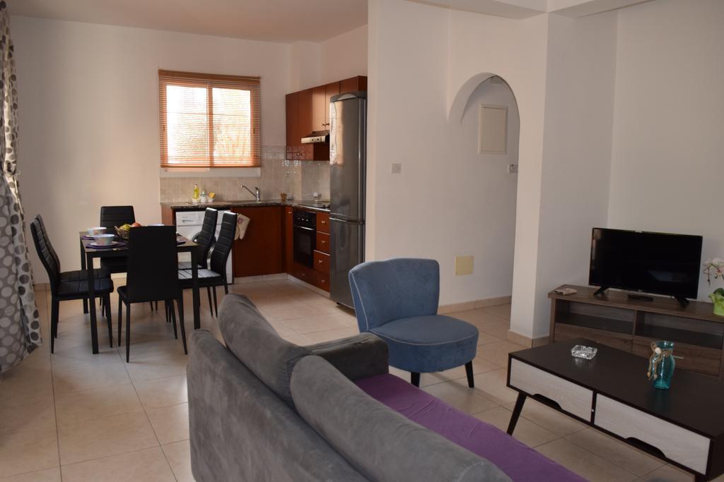 Diana Apartment Paphos Esterno foto