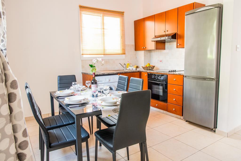 Diana Apartment Paphos Esterno foto